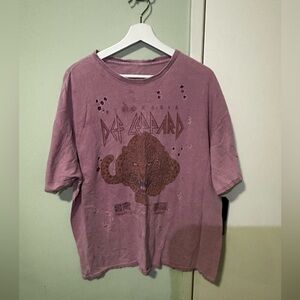 oversized pink Def Leppard band T-shirt featuring a leopard graphic